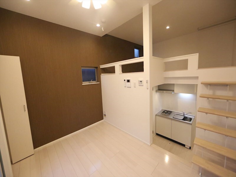 物件内観写真2　(洋室6帖　ロフト6帖（収納としても寝室としても使えます）)