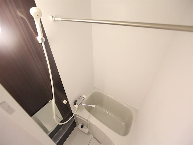 物件内観写真4　(バスルーム　浴室暖房乾燥機付き)