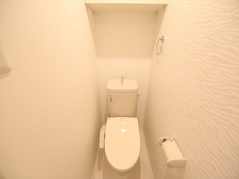 物件内観写真5　(温水洗浄暖房便座付トイレ)