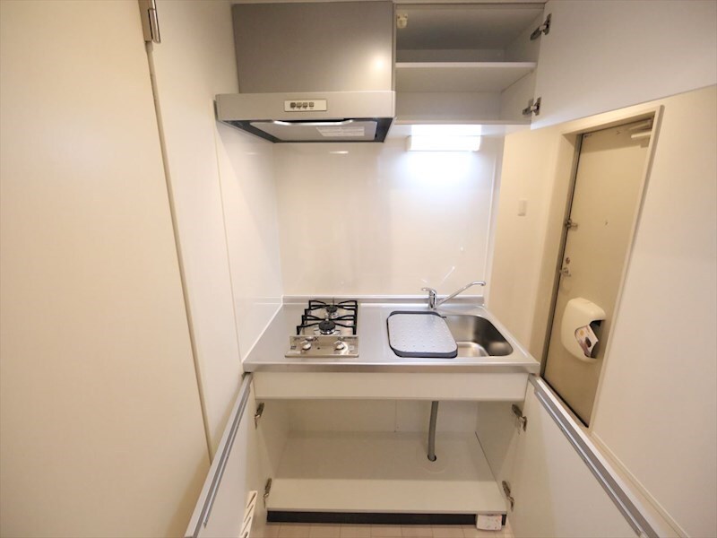 物件内観写真7　(システムキッチン（ガス2口コンロ付）)