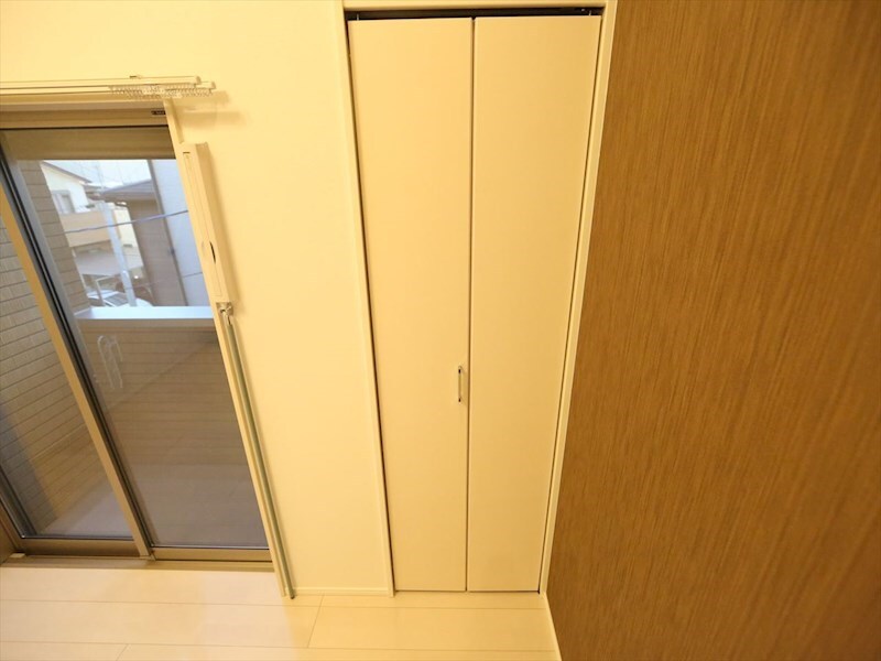 物件内観写真8　(クローゼット（収納充実してます）)
