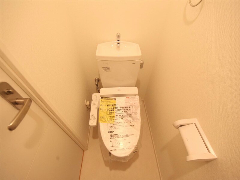 物件内観写真5　(温水洗浄便座付トイレ)