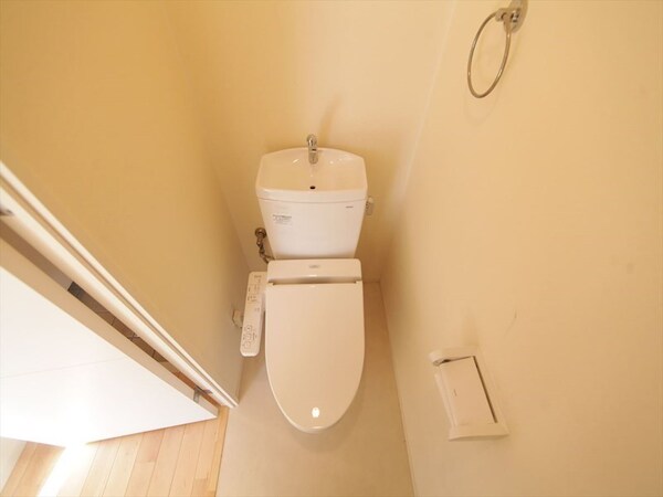 トイレ(温水洗浄暖房便座付トイレ)