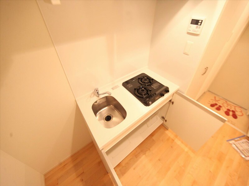 物件内観写真7　(システムキッチン（ガス2口コンロ付）)