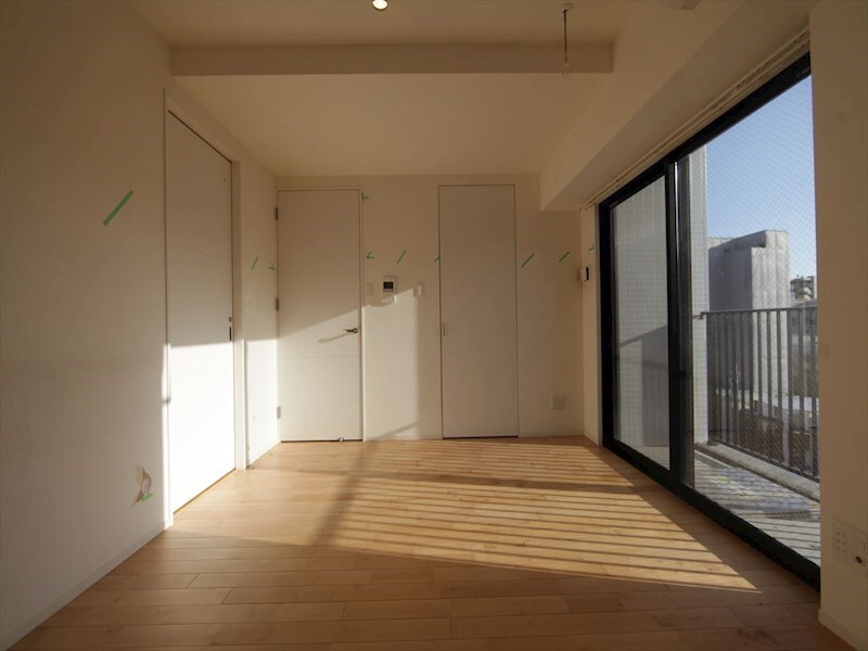 物件内観写真14　(洋室7.6帖　ウォークインクローゼット付　バルコニー)