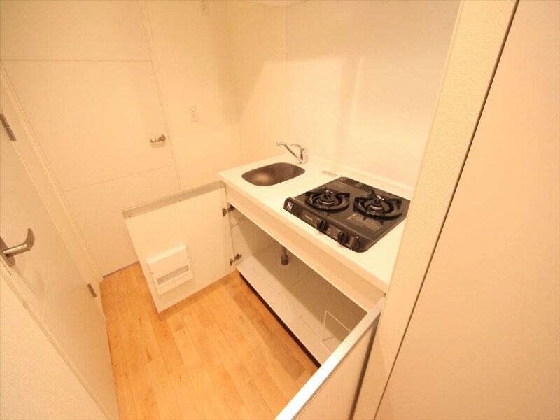 物件内観写真15　(システムキッチン（ガス2口コンロ付）)