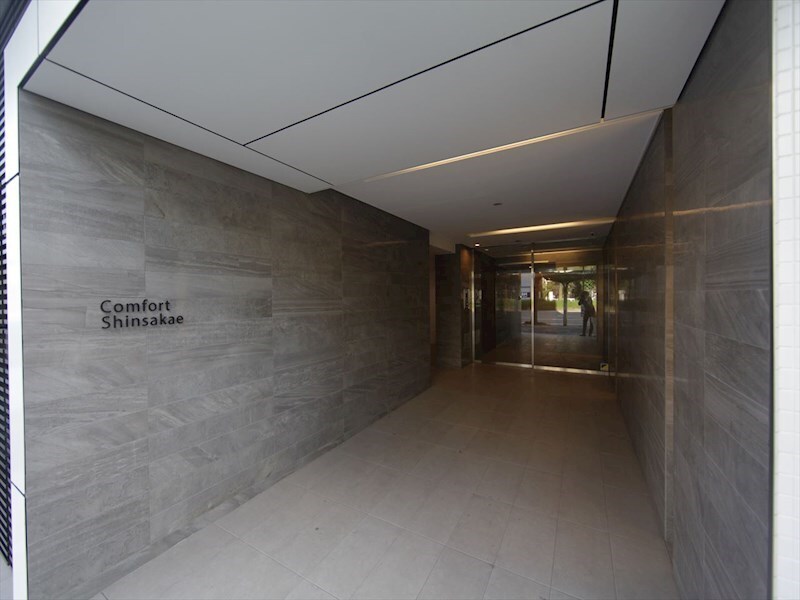 物件内観写真26　(エントランス　防犯カメラ付　オートロック　宅配ＢＯＸ)