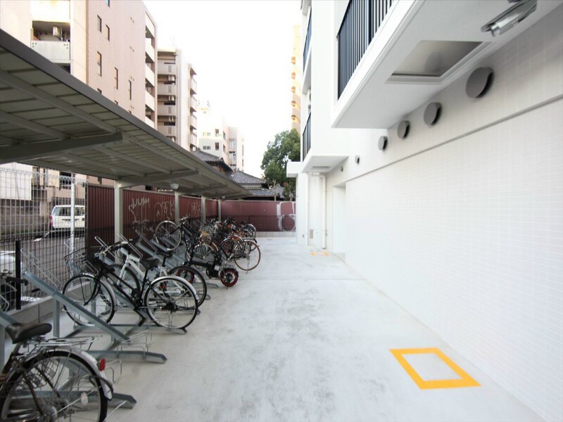 物件内観写真29　(屋根付き駐輪場)