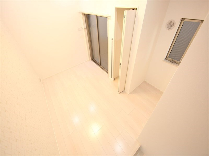 物件内観写真13　(洋室5.7帖　ロフト6.5帖（収納にも寝室にも使えます）)