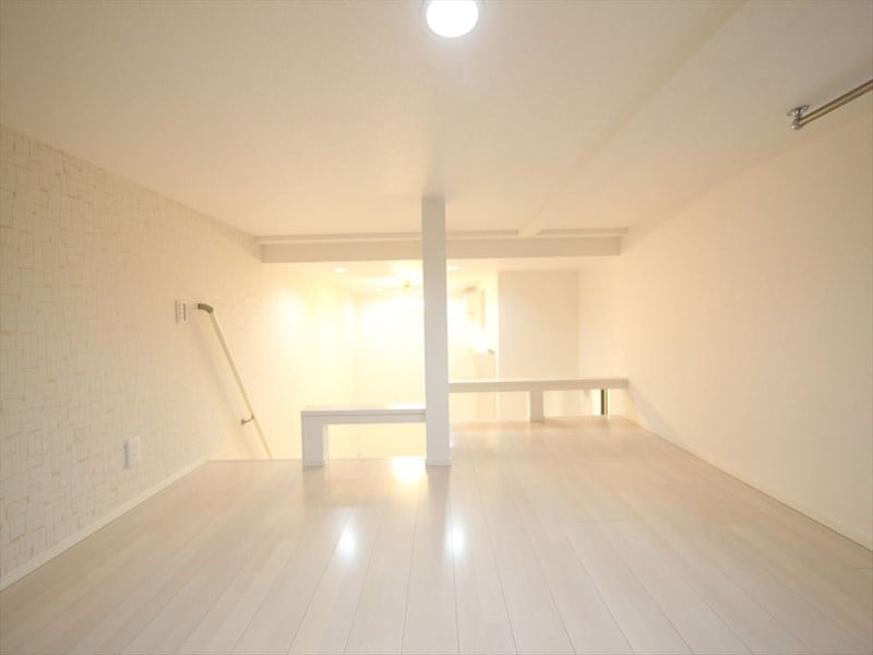 物件内観写真16　(ロフト6.5帖（収納としても寝室としても使えます）)