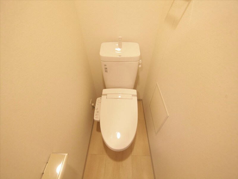 物件内観写真5　(温水洗浄暖房便座付トイレ)