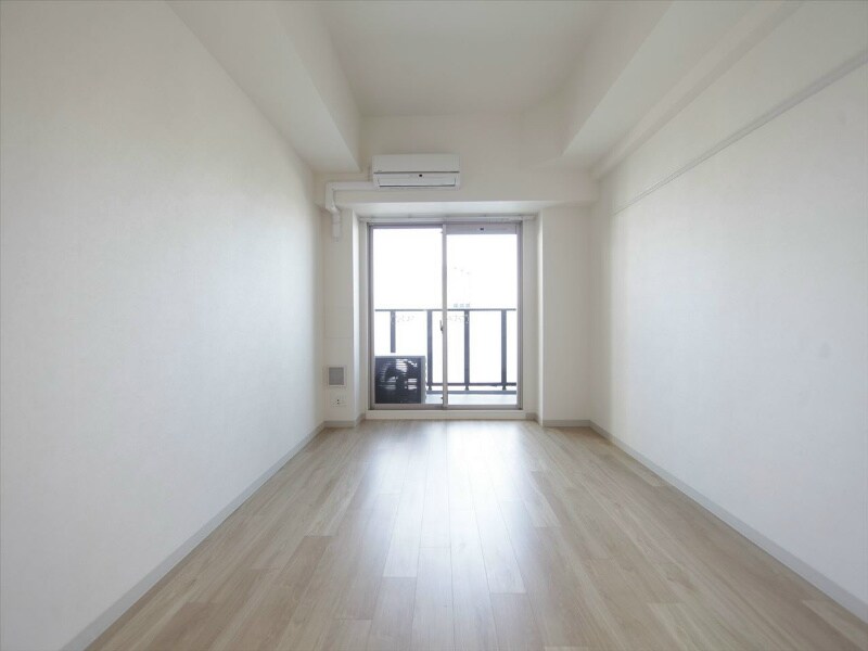 物件内観写真14　(洋室7.6帖　エアコン完備　バルコニー)