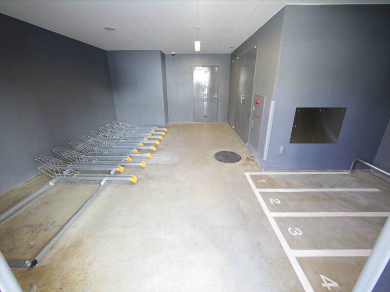 物件内観写真34　(屋根付き駐輪場)