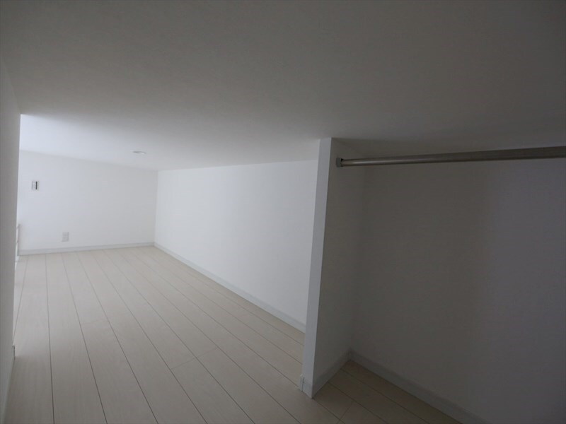 物件内観写真16　(ロフト5.6帖（収納としても寝室としても使えます）)