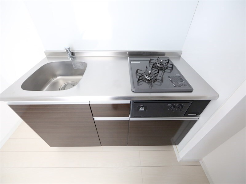 物件内観写真24　(システムキッチン（ガス2口コンロ付）)