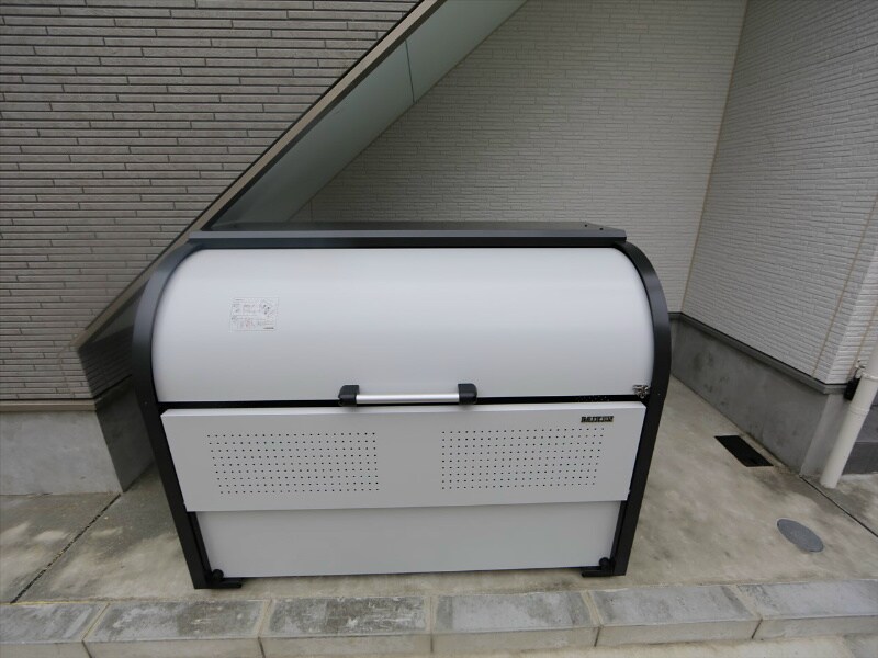 物件内観写真27　(ゴミストッカー有り)