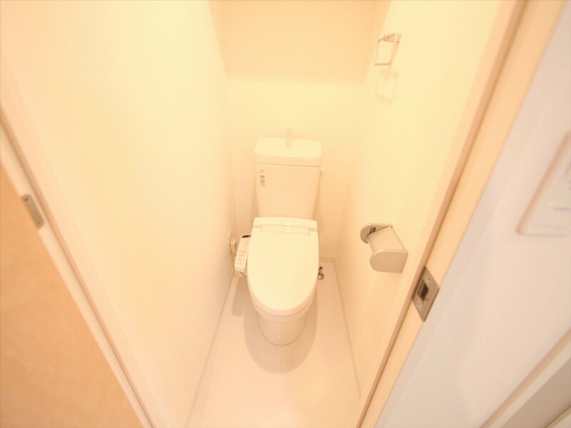 物件内観写真5　(温水洗浄便座付トイレ　)