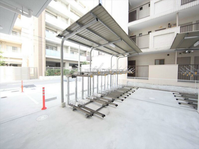 物件内観写真25　(屋根付き駐輪場)