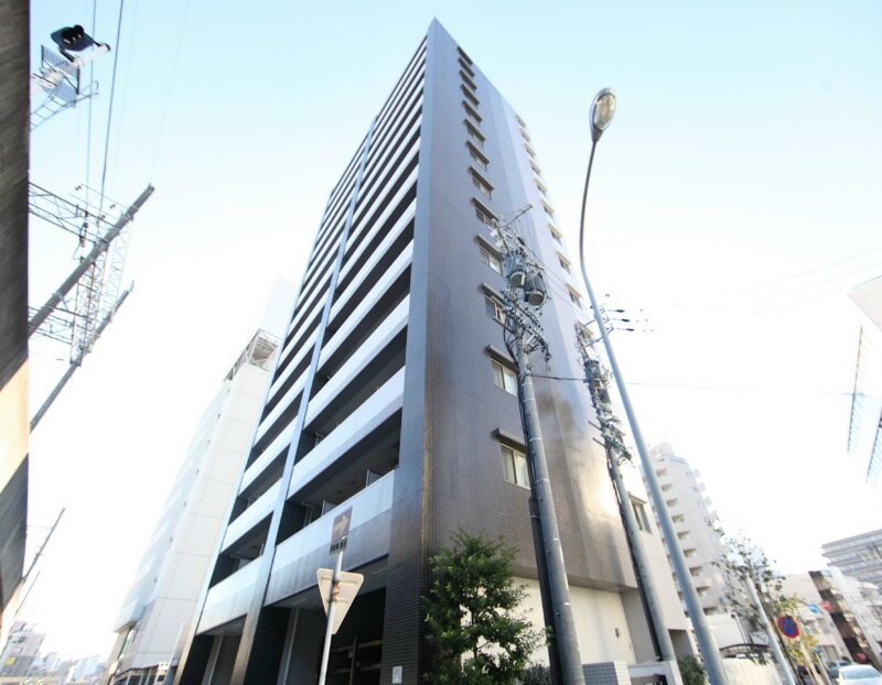 物件外観写真1　(外観　ペット飼育可　防犯カメラ付　オートロック　宅配ＢＯＸ)