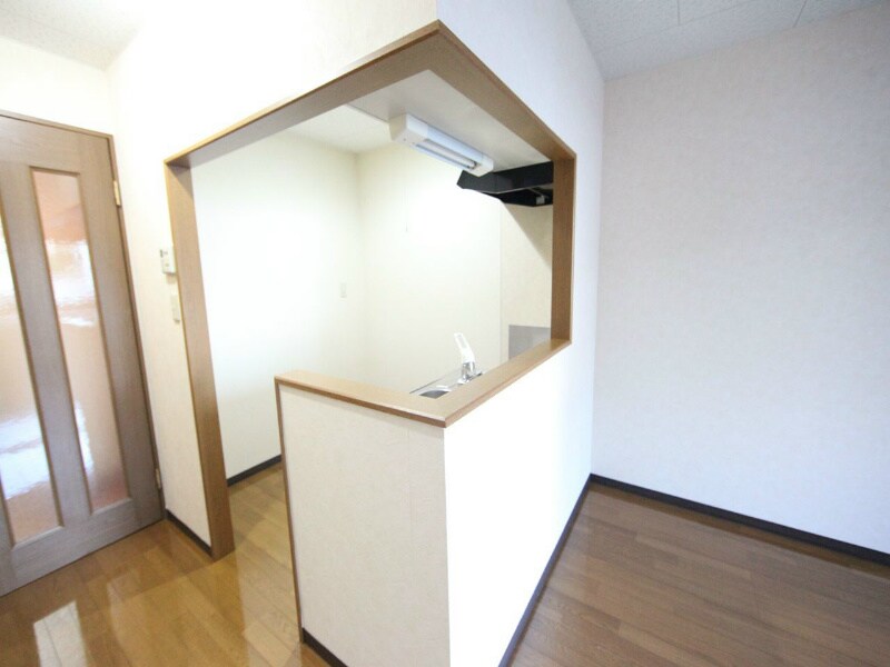 物件内観写真15　(カウンターキッチン（ガス2口コンロ設置可）)