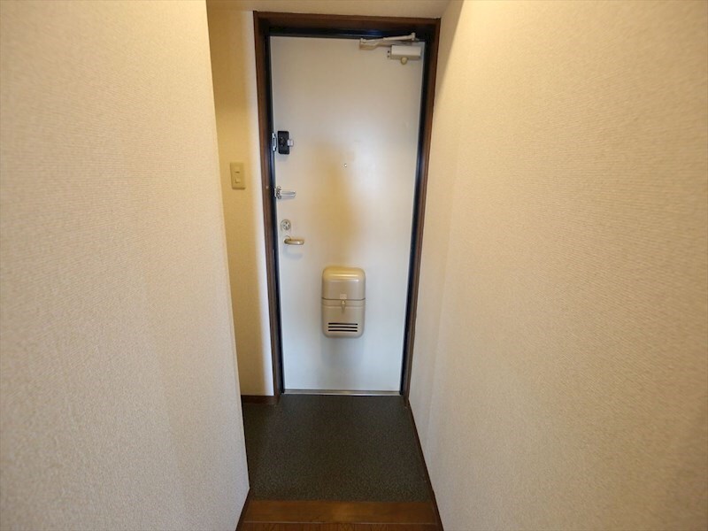 物件内観写真6　(玄関)