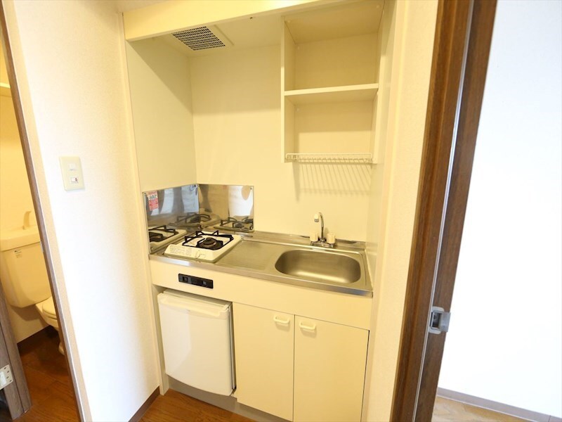 物件内観写真19　(キッチン（ガス1口コンロ付）ミニ冷蔵庫付　家電用意できます)