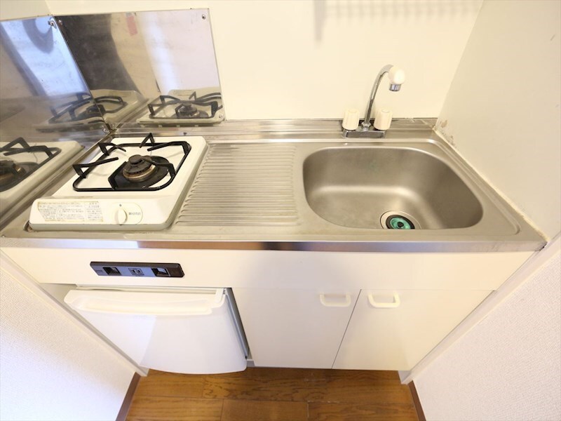 物件内観写真25　(キッチン（ガス1口コンロ付）ミニ冷蔵庫付　家電用意できます)