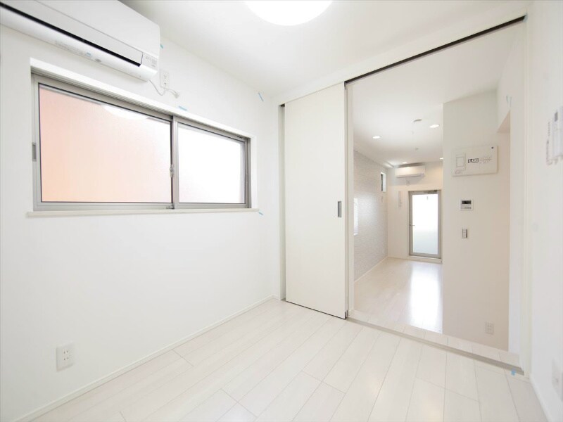 物件内観写真14　(ＬＤＫ9.6帖　洋室4帖　アンダーロフト4.5帖　エアコン付)