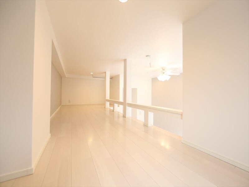 物件内観写真9　(ロフト6.3帖（収納としても寝室としても使えます）)