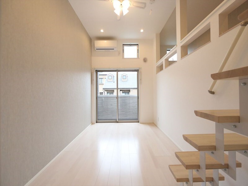 物件内観写真12　(洋室6帖　ロフト6.3帖（収納にも寝室にも使えます）)