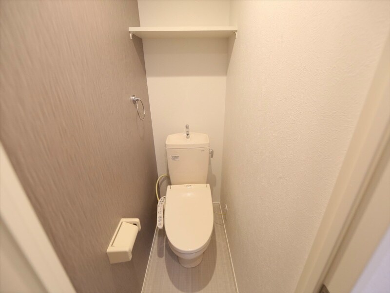 物件内観写真5　(温水洗浄暖房便座付トイレ　同仕様写真)