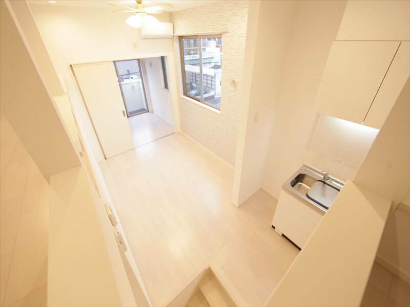 物件内観写真14　(ＬＤＫ8帖　洋室3.8帖　ロフト4.6帖（収納にも使えます）)