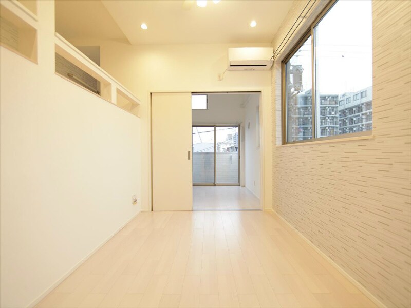 物件内観写真15　(ＬＤＫ8帖　洋室3.8帖　ロフト4.6帖（収納にも使えます）)