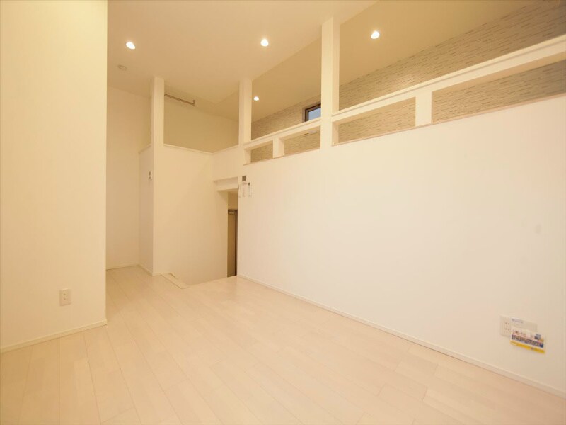 物件内観写真16　(ＬＤＫ8帖　洋室3.8帖　ロフト4.6帖（収納にも使えます）)