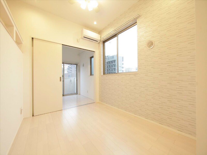 物件内観写真23　(ＬＤＫ8帖　洋室3.8帖　つなげても仕切っても使えます)