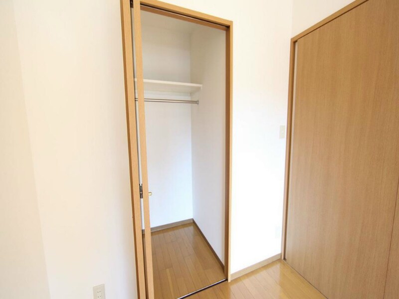 物件内観写真12　(ウォークインクローゼット（収納充実してます）)