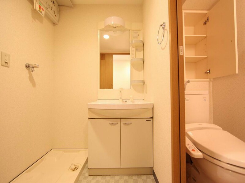 物件内観写真19　(脱衣所　独立洗面台付（シャンプードレッサー付）洗濯機ご用意で)