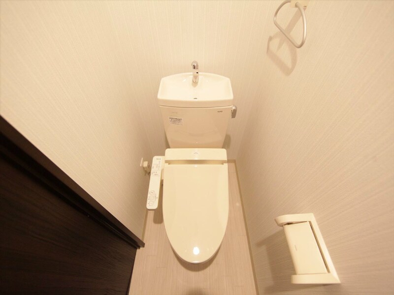 物件内観写真5　(温水洗浄暖房便座付トイレ)