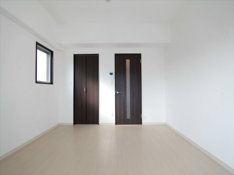 物件内観写真15　(洋室8.1帖　ウォークインクローゼット付（収納充実してます）)