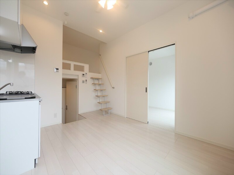 物件内観写真2　(ＬＤＫ8帖　洋室4帖　ロフト5.9帖　イメージ写真)