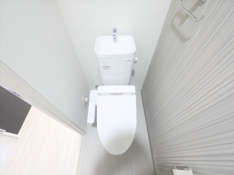 物件内観写真6　(温水洗浄暖房便座付トイレ)