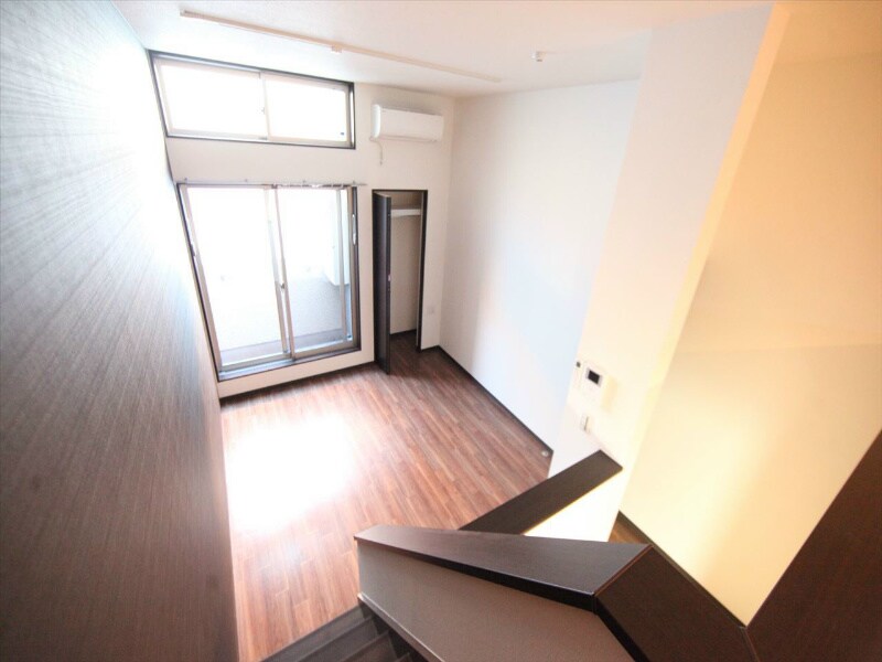 物件内観写真12　(洋室5.9帖　ロフト5.8帖（収納にも寝室にも使えます）)