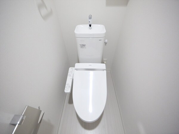 トイレ(温水洗浄便座付トイレ)