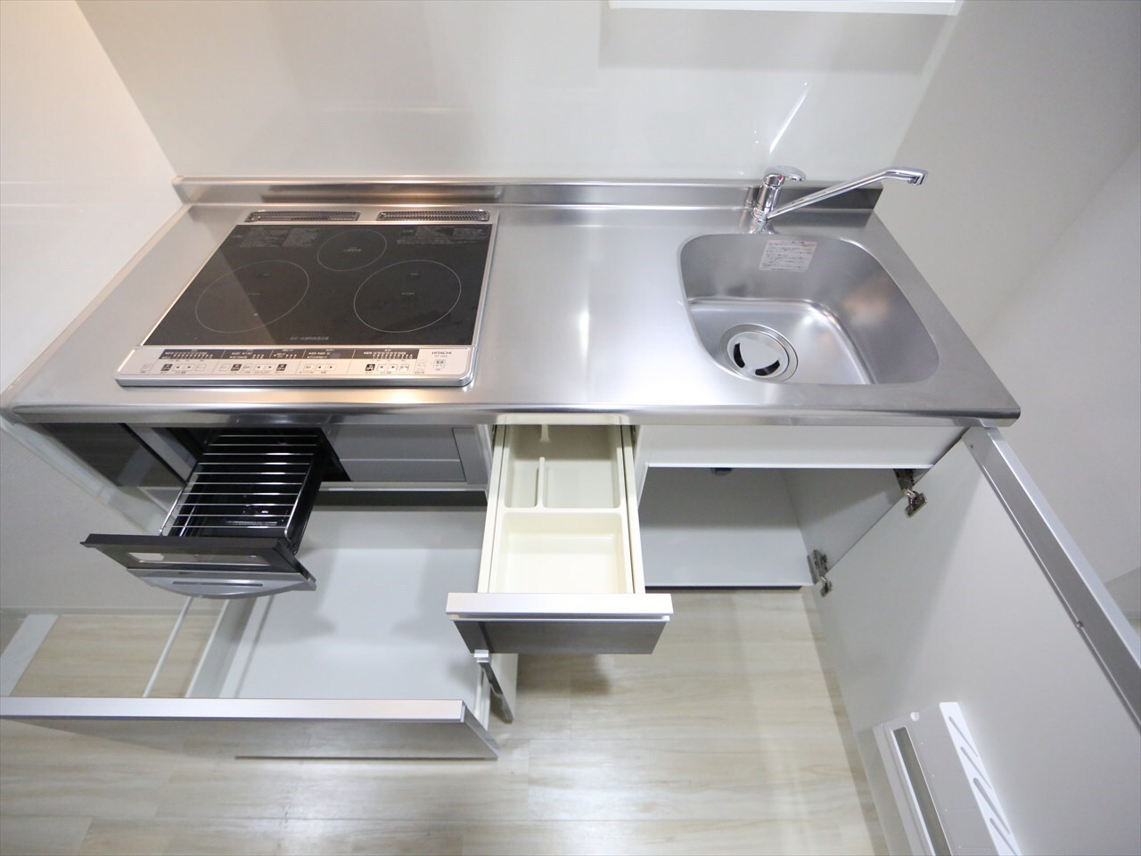 物件内観写真19　(システムキッチン（ＩＨ3口コンログリル付）)