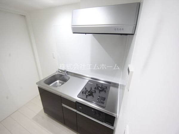 キッチン(システムキッチン（ガス2口）冷蔵庫レンジ等ご用意できます)