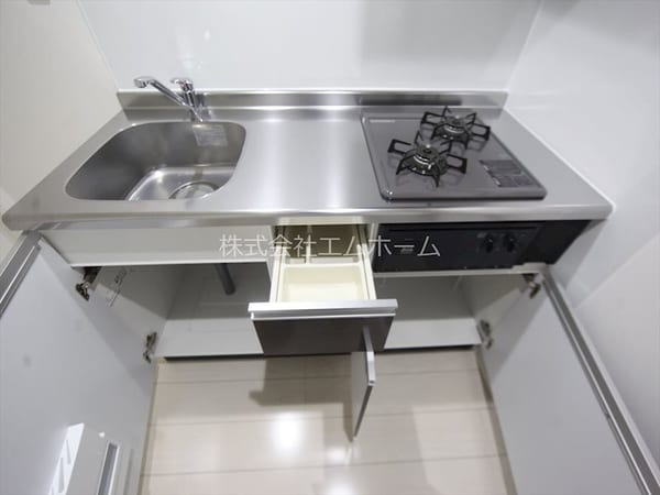 キッチン(システムキッチン（ガス2口）冷蔵庫レンジ等ご用意できます)