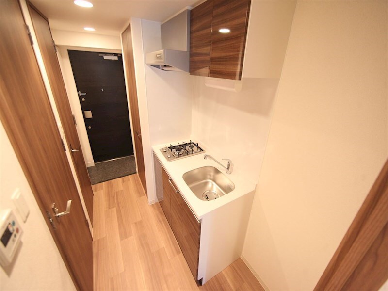 物件内観写真7　(システムキッチン（ガス2口コンロ付）)