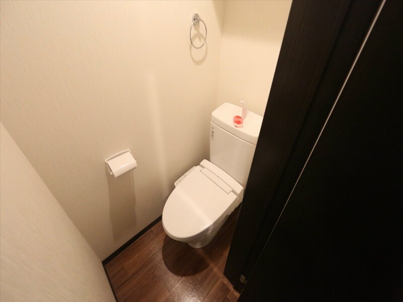 物件内観写真8　(温水洗浄暖房便座付トイレ)