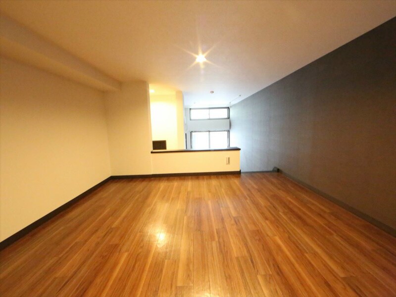 物件内観写真9　(ロフト5.8帖（収納としても寝室としても使えます）)