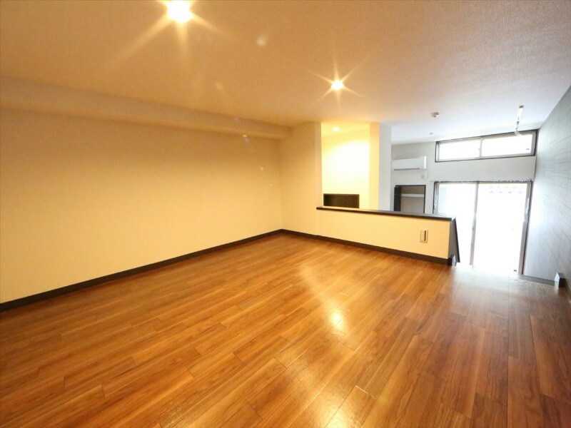 物件内観写真16　(ロフト5.8帖（収納としても寝室としても使えます）)